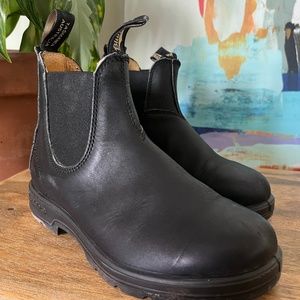 Woman's Size 8.5 Blundstone
